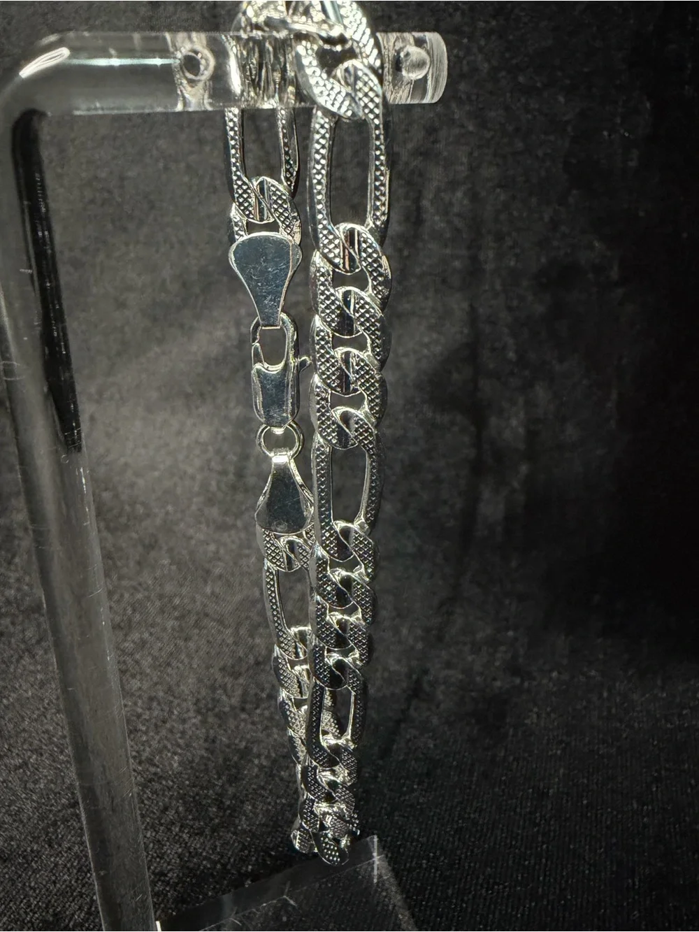 Diamond Cut Figaro 8in 7MM 925 Stamped Silver Bracelet. Brand New. Very nice!